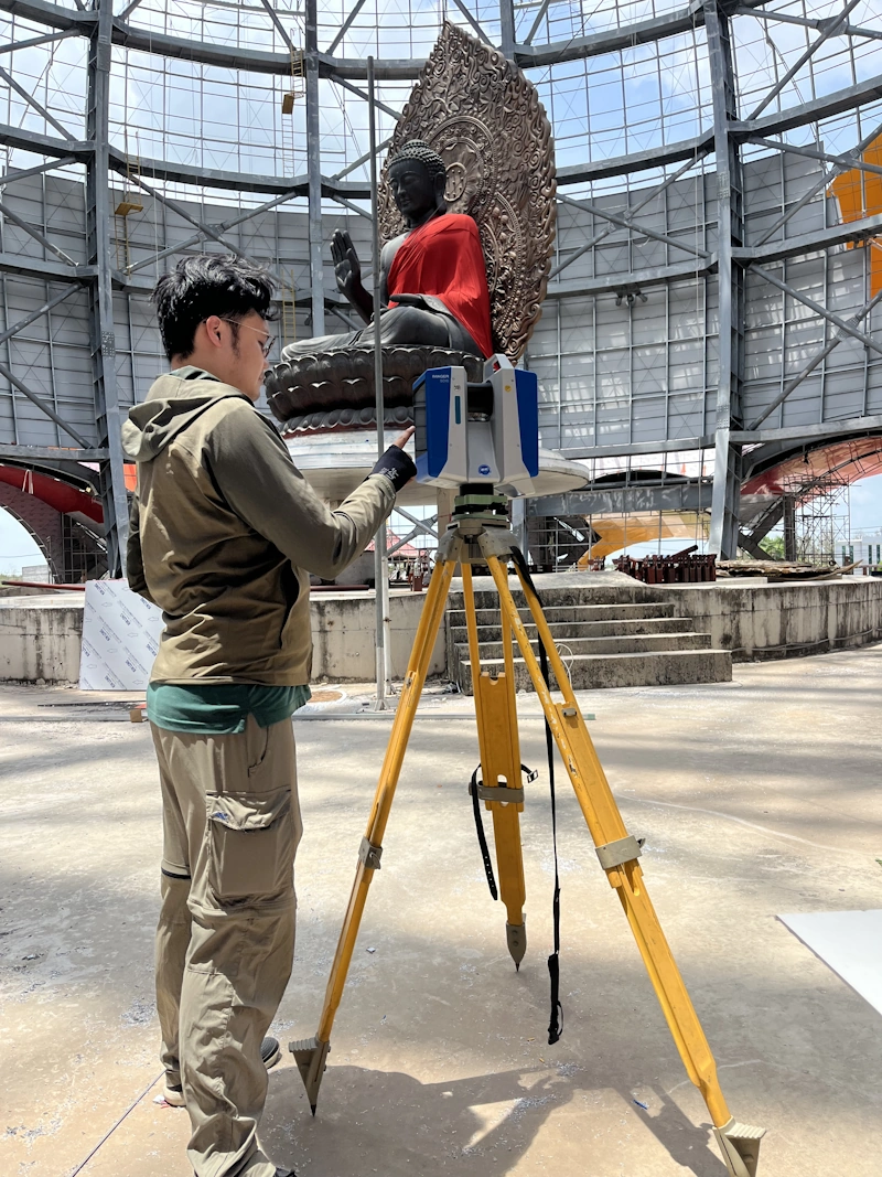 Máy Lidar đang scan tượng phật