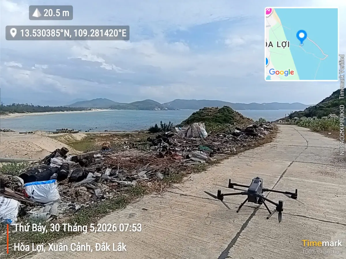 UAV LiDAR DJI Matrice 400 trước giờ bay khảo sát địa hình tại Hòa Lợi, Xuân Cảnh, Phú Yên